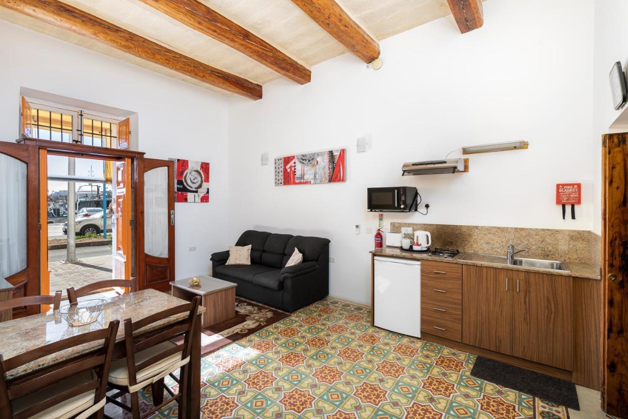 Quayside Apartments Марсахлок Екстериор снимка