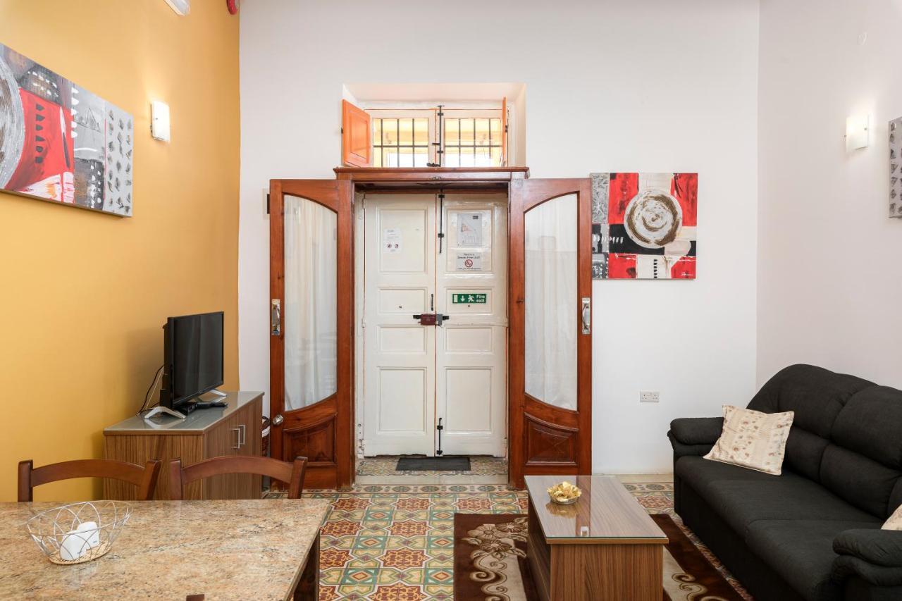 Quayside Apartments Марсахлок Екстериор снимка