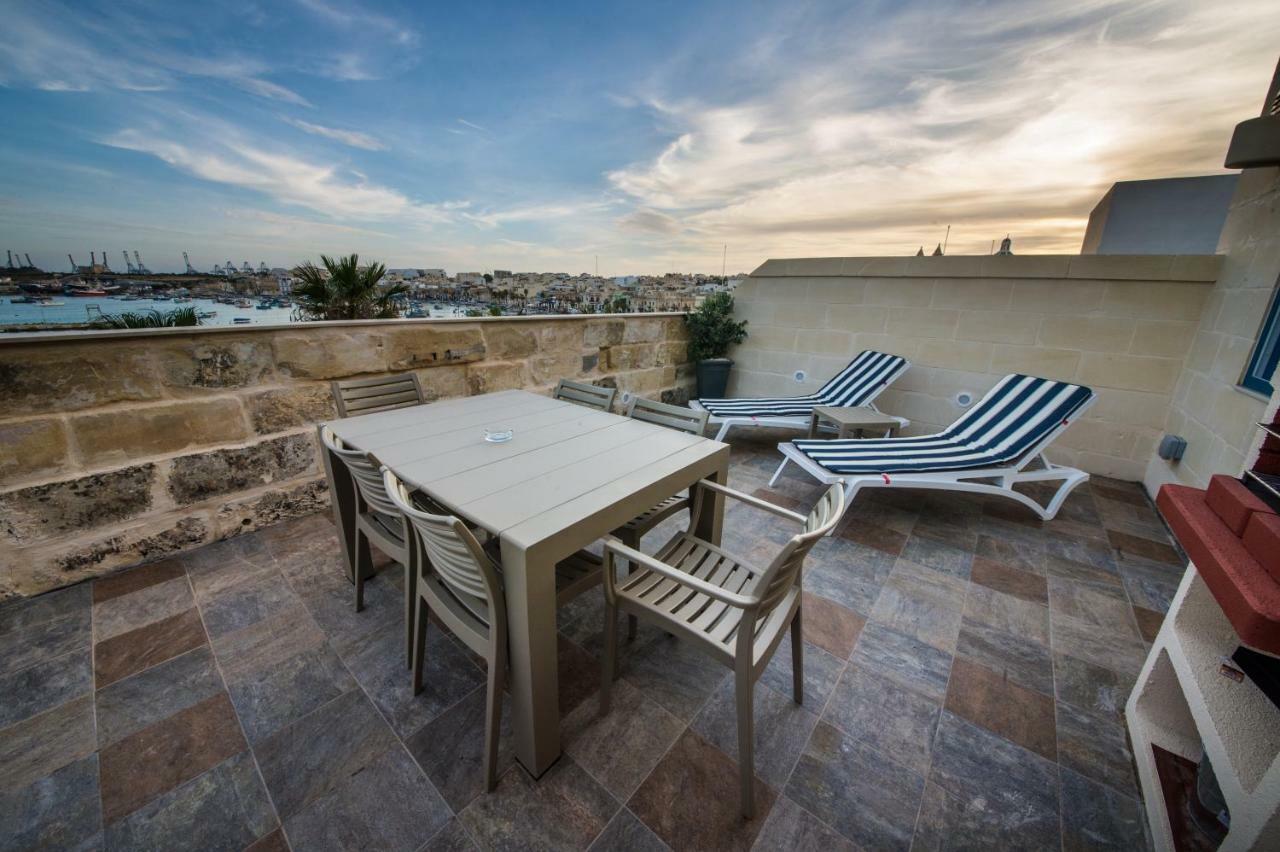Quayside Apartments Марсахлок Екстериор снимка
