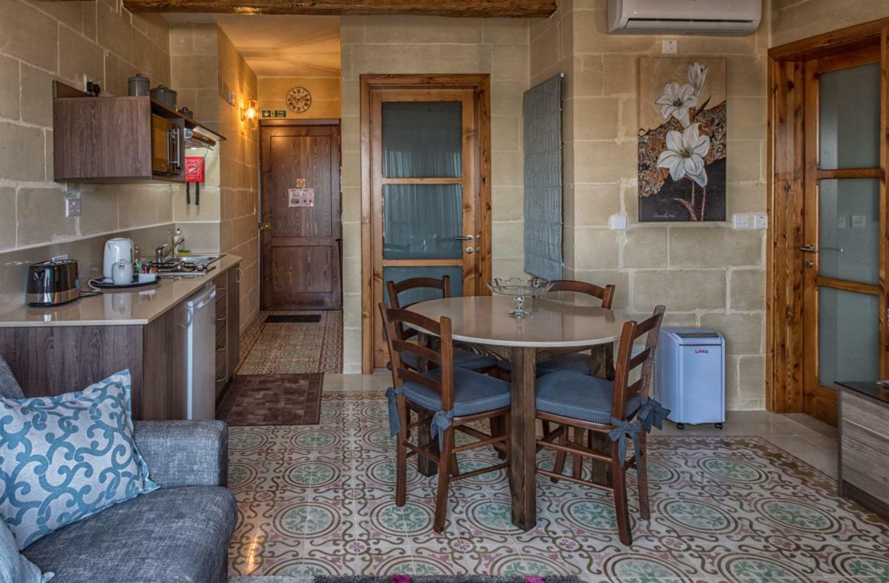Quayside Apartments Марсахлок Екстериор снимка